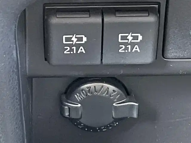 トヨタ ヴォクシー ZS 煌Ⅲ 香川県 2020(令2)年 3.6万km イナズマスパーキングブラックガラスフレーク トヨタセーフティセンス/・プリクラッシュセーフティ/・クルーズコントロール /・レーンキープアシスト/・アダプティブハイビームシステム/・ロードサインアシスト/ワイドナビ（ALPINE製）/・フルセグTV/・AM/FM/・CD/DVD/・Bluetooth接続/ALPINE製フリップダウンモニター/両側電動スライドドア/バックカメラ/前後コーナーセンサー/純正16インチアルミホイール/LEDヘッドライト/LEDフォグランプ/ハーフレザーシート/革巻きステアリング/ステアリングリモコン/ウィンカーミラー/ロールサンシェード/後席パーソナルテーブル/プッシュスタート/スマートキー/ビルトインETC/ISOFIX