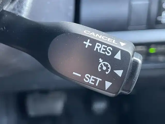 トヨタ ヴォクシー ZS 煌Ⅲ 香川県 2020(令2)年 3.6万km イナズマスパーキングブラックガラスフレーク トヨタセーフティセンス/・プリクラッシュセーフティ/・クルーズコントロール /・レーンキープアシスト/・アダプティブハイビームシステム/・ロードサインアシスト/ワイドナビ（ALPINE製）/・フルセグTV/・AM/FM/・CD/DVD/・Bluetooth接続/ALPINE製フリップダウンモニター/両側電動スライドドア/バックカメラ/前後コーナーセンサー/純正16インチアルミホイール/LEDヘッドライト/LEDフォグランプ/ハーフレザーシート/革巻きステアリング/ステアリングリモコン/ウィンカーミラー/ロールサンシェード/後席パーソナルテーブル/プッシュスタート/スマートキー/ビルトインETC/ISOFIX