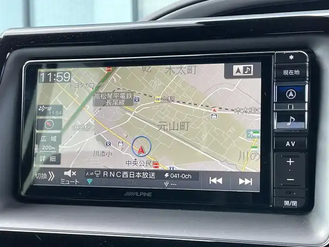 トヨタ ヴォクシー ZS 煌Ⅲ 香川県 2020(令2)年 3.6万km イナズマスパーキングブラックガラスフレーク トヨタセーフティセンス/・プリクラッシュセーフティ/・クルーズコントロール /・レーンキープアシスト/・アダプティブハイビームシステム/・ロードサインアシスト/ワイドナビ（ALPINE製）/・フルセグTV/・AM/FM/・CD/DVD/・Bluetooth接続/ALPINE製フリップダウンモニター/両側電動スライドドア/バックカメラ/前後コーナーセンサー/純正16インチアルミホイール/LEDヘッドライト/LEDフォグランプ/ハーフレザーシート/革巻きステアリング/ステアリングリモコン/ウィンカーミラー/ロールサンシェード/後席パーソナルテーブル/プッシュスタート/スマートキー/ビルトインETC/ISOFIX