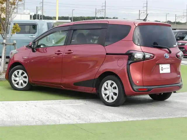 トヨタ シエンタ ハイブリッド G 千葉県 2016(平28)年 6.5万km レッドマイカM トヨタセーフティセンス/・プリクラッシュセーフティ/・レーンディパーチャーアラート/・オートハイビーム/アイドリングストップ/両側パワースライドドア/純正SDナビ/地デジTV/【DVD/CD再生可　Bluetooth接続】/バックカメラ/ETC/LEDヘッドライト/フォグライト/ウインカーミラー/革巻きステアリング/ステアリングスイッチ/クリアランスソナー/スマートキー