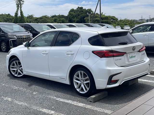 レクサス ＣＴ 200h バージョンC 千葉県 2022(令4)年 2.5万km ソニッククォーツ １オーナー　ナビ　バックカメラ　電動シート　シートヒーター　ドラレコ　２．０ＥＴＣ　ＡＣ１００Ｖ　ＰＣＳ　ＬＤＡ　ＡＨＢ　クルコン　ブルーレイ　ＬＥＤライト　オートライト　前後ソナー　スマートキー