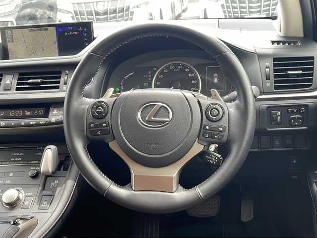 レクサス ＣＴ 200h バージョンC 千葉県 2022(令4)年 2.5万km ソニッククォーツ １オーナー　ナビ　バックカメラ　電動シート　シートヒーター　ドラレコ　２．０ＥＴＣ　ＡＣ１００Ｖ　ＰＣＳ　ＬＤＡ　ＡＨＢ　クルコン　ブルーレイ　ＬＥＤライト　オートライト　前後ソナー　スマートキー