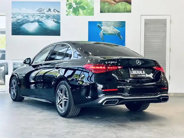 メルセデス・ベンツ Ｍ・ベンツ Ｃ２２０ｄ アバンギャルド　AMGライン 大阪府 2022(令4)年 1.1万km オブシディアンブラック レザーエクスクルーシブP/レーダーセーフティ/サンルーフ/HUD/赤黒革/メモリ付きパワーシート/シートヒーター/ACC/純正ナビ/TV/360度カメラ/純正18インチAW/LEDヘッドライト/アンビエントライト/電動リアゲート/ブラインドスポット