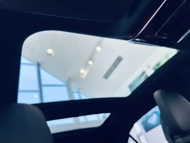 メルセデス・ベンツ Ｍ・ベンツ Ｃ２２０ｄ アバンギャルド　AMGライン 大阪府 2022(令4)年 1.1万km オブシディアンブラック レザーエクスクルーシブP/レーダーセーフティ/サンルーフ/HUD/赤黒革/メモリ付きパワーシート/シートヒーター/ACC/純正ナビ/TV/360度カメラ/純正18インチAW/LEDヘッドライト/アンビエントライト/電動リアゲート/ブラインドスポット