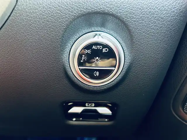 メルセデス・ベンツ Ｍ・ベンツ Ｃ２２０ｄ アバンギャルド　AMGライン 大阪府 2022(令4)年 1.1万km オブシディアンブラック レザーエクスクルーシブP/レーダーセーフティ/サンルーフ/HUD/赤黒革/メモリ付きパワーシート/シートヒーター/ACC/純正ナビ/TV/360度カメラ/純正18インチAW/LEDヘッドライト/アンビエントライト/電動リアゲート/ブラインドスポット