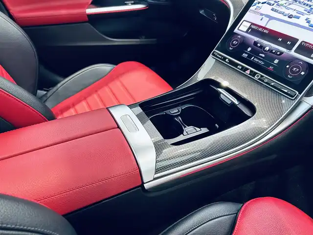メルセデス・ベンツ Ｍ・ベンツ Ｃ２２０ｄ アバンギャルド　AMGライン 大阪府 2022(令4)年 1.1万km オブシディアンブラック レザーエクスクルーシブP/レーダーセーフティ/サンルーフ/HUD/赤黒革/メモリ付きパワーシート/シートヒーター/ACC/純正ナビ/TV/360度カメラ/純正18インチAW/LEDヘッドライト/アンビエントライト/電動リアゲート/ブラインドスポット