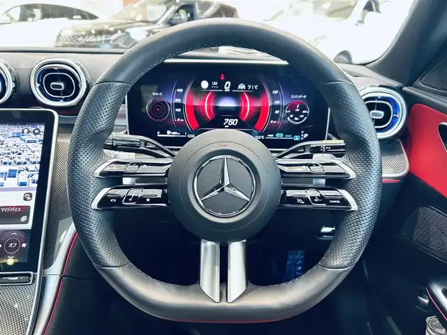 メルセデス・ベンツ Ｍ・ベンツ Ｃ２２０ｄ アバンギャルド　AMGライン 大阪府 2022(令4)年 1.1万km オブシディアンブラック レザーエクスクルーシブP/レーダーセーフティ/サンルーフ/HUD/赤黒革/メモリ付きパワーシート/シートヒーター/ACC/純正ナビ/TV/360度カメラ/純正18インチAW/LEDヘッドライト/アンビエントライト/電動リアゲート/ブラインドスポット