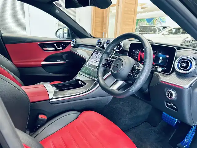 メルセデス・ベンツ Ｍ・ベンツ Ｃ２２０ｄ アバンギャルド　AMGライン 大阪府 2022(令4)年 1.1万km オブシディアンブラック レザーエクスクルーシブP/レーダーセーフティ/サンルーフ/HUD/赤黒革/メモリ付きパワーシート/シートヒーター/ACC/純正ナビ/TV/360度カメラ/純正18インチAW/LEDヘッドライト/アンビエントライト/電動リアゲート/ブラインドスポット