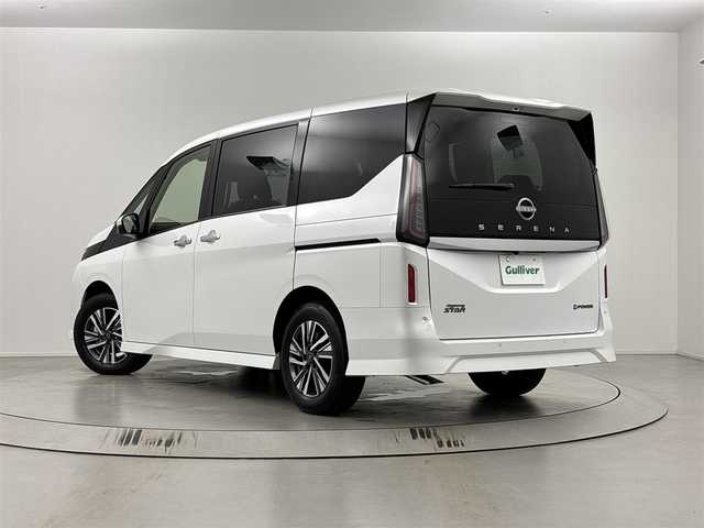 日産 セレナ e－パワー ハイウェイスター V 埼玉県 2025(令7)年 0.1万km未満 プリズムホワイト 登録済未使用車/純正ナビ/(Bluetooth/HDMI/USB/AM/FM)/地デジフルセグ/純正フリップダウンモニター/全方位カメラ/前後ドライブレコーダー/ETC2.0/プロパイロット/ブラインドスポットモニター/先行車発進お知らせ/標識認識機能/ドライブモードセレクト/置くだけ充電/電子パーキングシステム/オートブレーキホールド/デジタルインナーミラー/両側パワースライドドア/プッシュスタート/ステアリングリモコン/ロールサンシェード/純正16インチアルミホイール