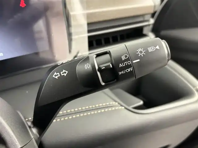 日産 セレナ e－パワー ハイウェイスター V 埼玉県 2025(令7)年 0.1万km未満 プリズムホワイト 登録済未使用車/純正ナビ/(Bluetooth/HDMI/USB/AM/FM)/地デジフルセグ/純正フリップダウンモニター/全方位カメラ/前後ドライブレコーダー/ETC2.0/プロパイロット/ブラインドスポットモニター/先行車発進お知らせ/標識認識機能/ドライブモードセレクト/置くだけ充電/電子パーキングシステム/オートブレーキホールド/デジタルインナーミラー/両側パワースライドドア/プッシュスタート/ステアリングリモコン/ロールサンシェード/純正16インチアルミホイール