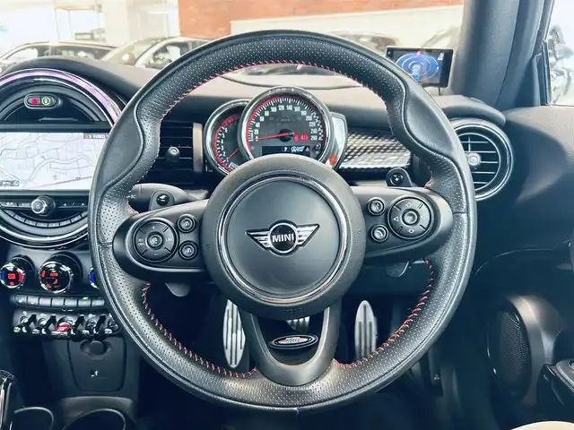ＭＩＮＩ ミニ ジョンクーパーワークス コンバチ 大阪府 2020(令2)年 3.8万km ペッパー・ホワイト ワンオーナー/インテリジェントセーフティ/ハーフレザー/シートヒーター/純正ナビ/バックカメラ/ACC/HUD/純正17インチAW/LEDヘッドライト/クリアランスソナー/パドルシフト/ETC/ドラレコ/レーダー探知機/電動ソフトトップ