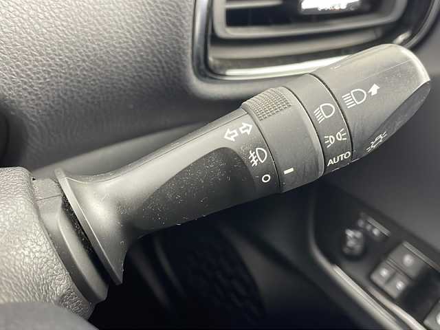 トヨタ プリウス ＰＨＶ A 栃木県 2018(平30)年 6.8万km ホワイトパールクリスタルシャイン 純正メーカーナビ/（BT/AM/FM/フルセグ）/ETC　/ドライブレコーダー/クルーズコントロール/プリクラッシュブレーキ/クリアランナソー/ブラインドスポットモニター/ふらつき防止/車線逸脱警報/電動格納ミラー/ステアリングスイッチ/前席シートヒーター/純正アルミホイール/純正フロアマット/プッシュスタート/スマートキー