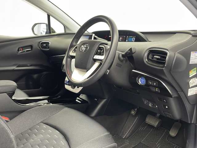 トヨタ プリウス ＰＨＶ A 栃木県 2018(平30)年 6.8万km ホワイトパールクリスタルシャイン 純正メーカーナビ/（BT/AM/FM/フルセグ）/ETC　/ドライブレコーダー/クルーズコントロール/プリクラッシュブレーキ/クリアランナソー/ブラインドスポットモニター/ふらつき防止/車線逸脱警報/電動格納ミラー/ステアリングスイッチ/前席シートヒーター/純正アルミホイール/純正フロアマット/プッシュスタート/スマートキー
