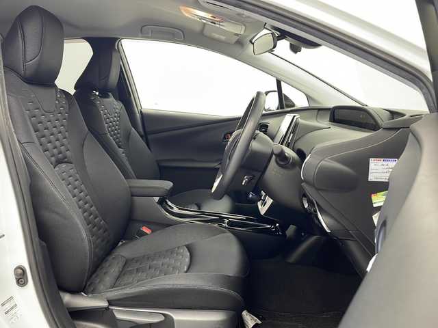 トヨタ プリウス ＰＨＶ A 栃木県 2018(平30)年 6.8万km ホワイトパールクリスタルシャイン 純正メーカーナビ/（BT/AM/FM/フルセグ）/ETC　/ドライブレコーダー/クルーズコントロール/プリクラッシュブレーキ/クリアランナソー/ブラインドスポットモニター/ふらつき防止/車線逸脱警報/電動格納ミラー/ステアリングスイッチ/前席シートヒーター/純正アルミホイール/純正フロアマット/プッシュスタート/スマートキー