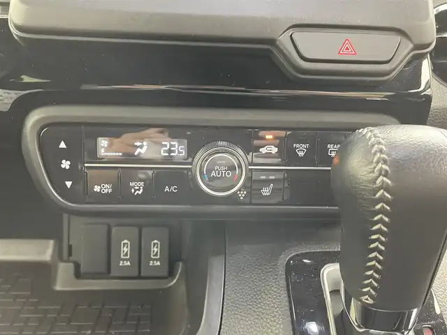 ホンダ Ｎ ＢＯＸ カスタム L ターボ 滋賀県 2021(令3)年 2.4万km シャイニンググレーM 社外ナビ/・フルセグTV・Bluetooth・CD・DVD/バックカメラ/ETC/前方ドライブレコーダー/両側パワースライドドア/運転席シートヒーター/コーナーセンサー/追従クルーズコントロール/レーンキープアシスト/横滑り防止機能/衝突軽減機能/オートライト/スマートキー/スペアキー/ステアリングスイッチ