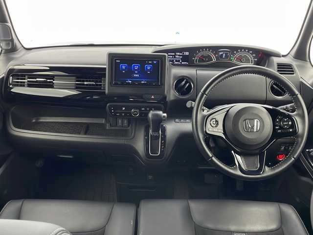 ホンダ Ｎ ＢＯＸ カスタム L ターボ 千葉県 2021(令3)年 2.4万km シャイニンググレーM 社外SDナビゲーション/CD DVD BT フルセグTV/ホンダセンシング/衝突軽減ブレーキ/レーダークルーズコントロール/レーンキープアシスト/クリアランスソナー/先行車発進お知らせ機能/標識認識機能/両側パワースライドドア/前席シートヒーター/ハーフレザーシート/ETC/前方ドライブレコーダー/ロールサンシェード/LEDヘッドライト/オートハイビーム/純正フロアマット/純正アルミホイール/スマートキー/プッシュスタート