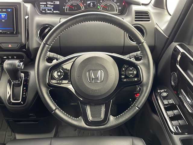 ホンダ Ｎ ＢＯＸ カスタム L ターボ 千葉県 2021(令3)年 2.4万km シャイニンググレーM 社外SDナビゲーション/CD DVD BT フルセグTV/ホンダセンシング/衝突軽減ブレーキ/レーダークルーズコントロール/レーンキープアシスト/クリアランスソナー/先行車発進お知らせ機能/標識認識機能/両側パワースライドドア/前席シートヒーター/ハーフレザーシート/ETC/前方ドライブレコーダー/ロールサンシェード/LEDヘッドライト/オートハイビーム/純正フロアマット/純正アルミホイール/スマートキー/プッシュスタート