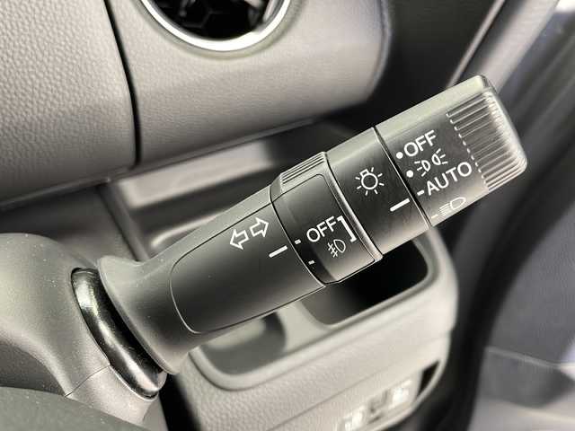 ホンダ Ｎ ＢＯＸ カスタム L ターボ 千葉県 2021(令3)年 2.4万km シャイニンググレーM 社外SDナビゲーション/CD DVD BT フルセグTV/ホンダセンシング/衝突軽減ブレーキ/レーダークルーズコントロール/レーンキープアシスト/クリアランスソナー/先行車発進お知らせ機能/標識認識機能/両側パワースライドドア/前席シートヒーター/ハーフレザーシート/ETC/前方ドライブレコーダー/ロールサンシェード/LEDヘッドライト/オートハイビーム/純正フロアマット/純正アルミホイール/スマートキー/プッシュスタート