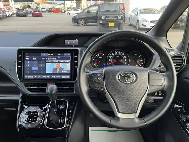 トヨタ ノア Si 石川県 2019(令1)年 4.1万km ブラッキッシュアゲハガラスフレーク 純正10型ナビ/フルセグTV/バックカメラ/LEDヘッドライト/ビルトインETC/両側パワースライドドア/トヨタセーフティセンス/クルーズコントロール/ドライブレコーダー/社外アルミホイール/純正AW&夏タイヤ積み込み/スマートキー/プッシュスタート/レーンキープ/クリアランスソナー/サイドリフトアップシート/チルト付き/保証書