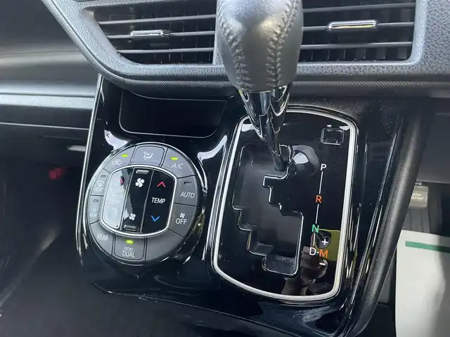 トヨタ ノア Si 石川県 2019(令1)年 4.1万km ブラッキッシュアゲハガラスフレーク 純正10型ナビ/フルセグTV/バックカメラ/LEDヘッドライト/ビルトインETC/両側パワースライドドア/トヨタセーフティセンス/クルーズコントロール/ドライブレコーダー/社外アルミホイール/純正AW&夏タイヤ積み込み/スマートキー/プッシュスタート/レーンキープ/クリアランスソナー/サイドリフトアップシート/チルト付き/保証書