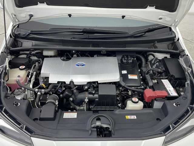 トヨタ プリウス S ツーリングセレクション 千葉県 2019(令1)年 3.9万km ホワイトパールクリスタルシャイン 禁煙車/セーフティーセンス/・衝突軽減ブレーキ/・レーンデパーチャーアラート/・オートマチックハイビーム/・レーダークルーズコントロール/社外9インチナビ/・Bluetooth/フルセグ/アラウンドビューモニター/レーダークルーズコントロール/LEDオートライト/レザーシート/シートヒーター/純正17インチアルミホイール/オートエアコン/アイドリングストップ/プッシュスタート/スマートキー