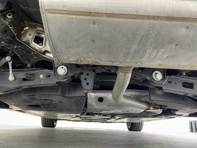 トヨタ プリウス S ツーリングセレクション 千葉県 2019(令1)年 3.9万km ホワイトパールクリスタルシャイン 禁煙車/セーフティーセンス/・衝突軽減ブレーキ/・レーンデパーチャーアラート/・オートマチックハイビーム/・レーダークルーズコントロール/社外9インチナビ/・Bluetooth/フルセグ/アラウンドビューモニター/レーダークルーズコントロール/LEDオートライト/レザーシート/シートヒーター/純正17インチアルミホイール/オートエアコン/アイドリングストップ/プッシュスタート/スマートキー