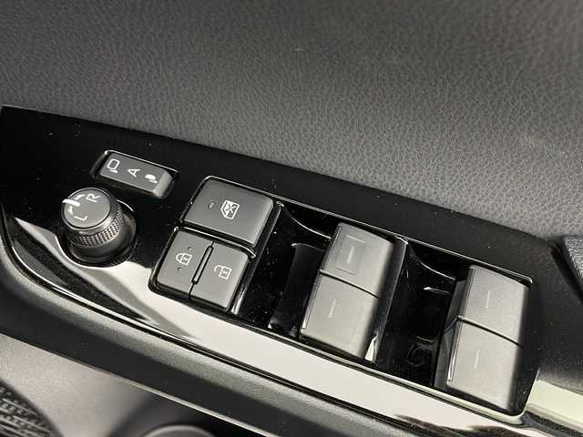 トヨタ プリウス S ツーリングセレクション 千葉県 2019(令1)年 3.9万km ホワイトパールクリスタルシャイン 禁煙車/セーフティーセンス/・衝突軽減ブレーキ/・レーンデパーチャーアラート/・オートマチックハイビーム/・レーダークルーズコントロール/社外9インチナビ/・Bluetooth/フルセグ/アラウンドビューモニター/レーダークルーズコントロール/LEDオートライト/レザーシート/シートヒーター/純正17インチアルミホイール/オートエアコン/アイドリングストップ/プッシュスタート/スマートキー