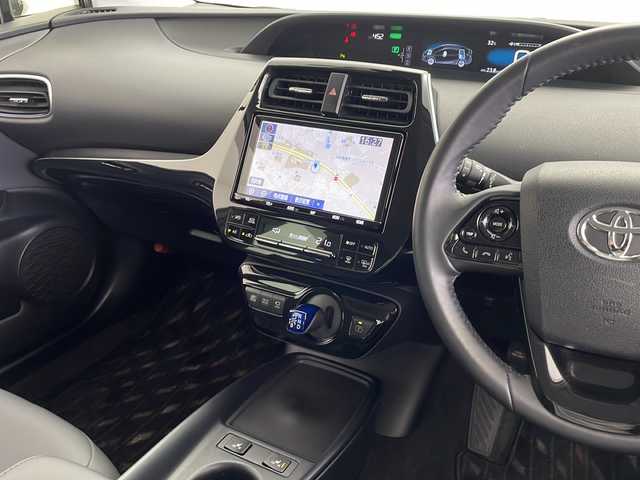 トヨタ プリウス S ツーリングセレクション 千葉県 2019(令1)年 3.9万km ホワイトパールクリスタルシャイン 禁煙車/セーフティーセンス/・衝突軽減ブレーキ/・レーンデパーチャーアラート/・オートマチックハイビーム/・レーダークルーズコントロール/社外9インチナビ/・Bluetooth/フルセグ/アラウンドビューモニター/レーダークルーズコントロール/LEDオートライト/レザーシート/シートヒーター/純正17インチアルミホイール/オートエアコン/アイドリングストップ/プッシュスタート/スマートキー