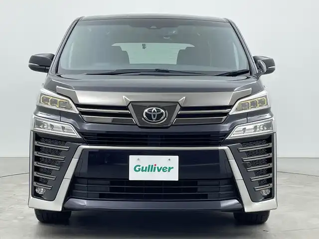 トヨタ ヴェルファイア Z ゴールデンアイズ 三重県 2020(令2)年 5.7万km スパークリングブラックパールクリスタルシャイン 禁煙車/純正9型DAナビ/・AppleCarplay・AndroidAuto・AM・FM・フルセグ・BT/CD・DVDキット/12型フリップダウンモニター/バックカメラ/三眼LEDヘッドライト/トヨタセーフティセンス/・レーントレーシングアシスト/・レーダークルーズコントロール/・パーキングブレーキサポート/・クリアランスソナー/・プリクラッシュセーフティ/・ロードサインアシスト/・オートハイビーム/両側パワーシライドドア/純正フロアマット/純正18インチアルミ/電子パーキング/革巻きステアリング/ビルトインETC/前後ドラレコ/スペアキー/ドアバイザー/取扱説明書/保証書