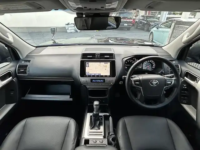 トヨタ ランドクルーザー プラド TX Lパッケージ マットブラED 茨城県 2023(令5)年 2.2万km アティチュードブラックマイカ 純正9インチナビ/（CD/DVD/SD/BT/フルセグTV/HDMI）/寒冷地仕様/ビルトインETC/バックカメラ/ルーフレール/フルレザーシート/パワーシート/シートヒーター/エアシート/2ndスタートシステム/レーダークルーズ/LDA/PCS/RSA/純正フロアマット/ヘッドライトウォッシャー