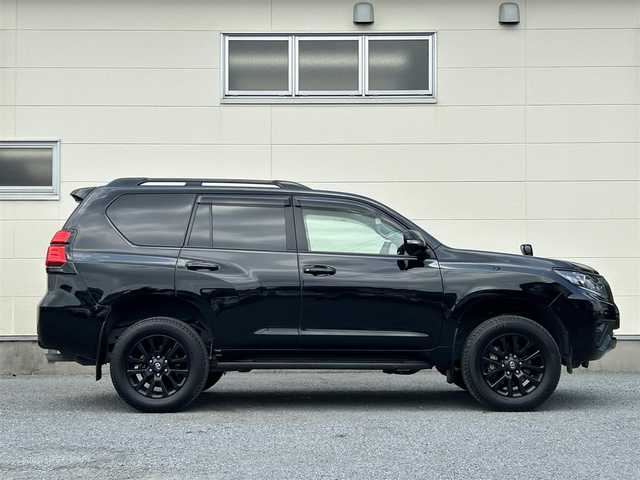 トヨタ ランドクルーザー プラド TX Lパッケージ マットブラED 茨城県 2023(令5)年 2.2万km アティチュードブラックマイカ 純正9インチナビ/（CD/DVD/SD/BT/フルセグTV/HDMI）/寒冷地仕様/ビルトインETC/バックカメラ/ルーフレール/フルレザーシート/パワーシート/シートヒーター/エアシート/2ndスタートシステム/レーダークルーズ/LDA/PCS/RSA/純正フロアマット/ヘッドライトウォッシャー