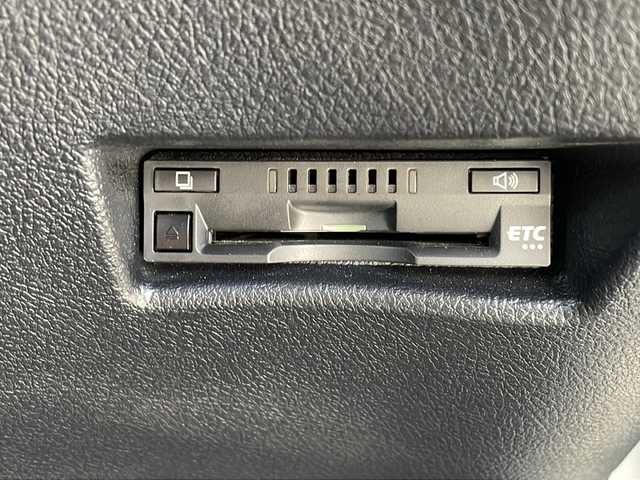 トヨタ シエンタ ファンベースG クエロ 長野県 2020(令2)年 1.9万km ホワイトパールクリスタルシャイン ７インチ純正ナビ/（NSCN-W68）/Bluetooth Audio/ワンセグテレビ/前後ドライブレコーダー/ＥＴＣ/バックカメラ/両側電動スライドドア/革巻きステアリング/ハーフレザーシート/ＬＥＤヘッドライト/純正フロアマット/プッシュスタート/オートライト/オートマチックハイビーム/前後コーナーセンサー/ドアバイザー/スマートキー/スペアキー×１/横滑り防止機能/盗難防止機能/電動格納ミラー/ダブルエアバック/保証書/取扱説明書/トヨタセーフティーセンス