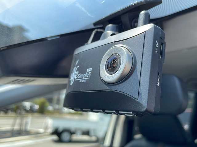 トヨタ シエンタ ファンベースG クエロ 長野県 2020(令2)年 1.9万km ホワイトパールクリスタルシャイン ７インチ純正ナビ/（NSCN-W68）/Bluetooth Audio/ワンセグテレビ/前後ドライブレコーダー/ＥＴＣ/バックカメラ/両側電動スライドドア/革巻きステアリング/ハーフレザーシート/ＬＥＤヘッドライト/純正フロアマット/プッシュスタート/オートライト/オートマチックハイビーム/前後コーナーセンサー/ドアバイザー/スマートキー/スペアキー×１/横滑り防止機能/盗難防止機能/電動格納ミラー/ダブルエアバック/保証書/取扱説明書/トヨタセーフティーセンス