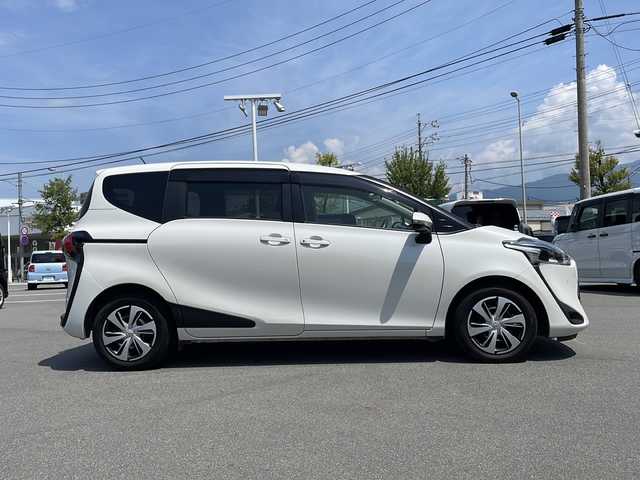 トヨタ シエンタ ファンベースG クエロ 長野県 2020(令2)年 1.9万km ホワイトパールクリスタルシャイン ７インチ純正ナビ/（NSCN-W68）/Bluetooth Audio/ワンセグテレビ/前後ドライブレコーダー/ＥＴＣ/バックカメラ/両側電動スライドドア/革巻きステアリング/ハーフレザーシート/ＬＥＤヘッドライト/純正フロアマット/プッシュスタート/オートライト/オートマチックハイビーム/前後コーナーセンサー/ドアバイザー/スマートキー/スペアキー×１/横滑り防止機能/盗難防止機能/電動格納ミラー/ダブルエアバック/保証書/取扱説明書/トヨタセーフティーセンス