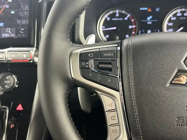 三菱 デリカＤ：５ ブラックエディション 愛知県 2025(令7)年 0.1千km グレーⅡ 登録済未使用車/特別仕様車/ディーゼル/ターボ/アルパイン１１型ナビ/（フルセグＴＶ/Bluetooth/CD/DVD/USB/HDMI）/１２．８インチフリップダウンモニター/全方位カメラ/電動サイドステップ/三菱e-Assist/・衝突軽減ブレーキ/・レーダークルーズコントロール/・車線逸脱警報システム/・オートマチックハイビーム/・ブラインドスポットモニター/・誤発進抑制機能/レザーシート/パワーシート/シートヒーター/ステアリングヒーター/両側パワースライドドア/パワーバックドア/パドルシフト/アイドリングストップ/純正18インチアルミホイール/スマートキー/スペアキー1本/プッシュスタート/LEDヘッドライト/フロントフォグランプ/オートライト/横滑り防止装置/電動格納ミラー/