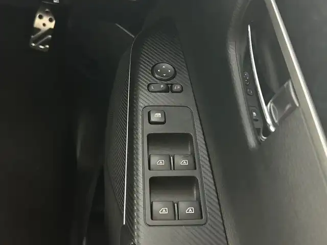 三菱 デリカＤ：５ ブラックエディション 愛知県 2025(令7)年 0.1千km グレーⅡ 登録済未使用車/特別仕様車/ディーゼル/ターボ/アルパイン１１型ナビ/（フルセグＴＶ/Bluetooth/CD/DVD/USB/HDMI）/１２．８インチフリップダウンモニター/全方位カメラ/電動サイドステップ/三菱e-Assist/・衝突軽減ブレーキ/・レーダークルーズコントロール/・車線逸脱警報システム/・オートマチックハイビーム/・ブラインドスポットモニター/・誤発進抑制機能/レザーシート/パワーシート/シートヒーター/ステアリングヒーター/両側パワースライドドア/パワーバックドア/パドルシフト/アイドリングストップ/純正18インチアルミホイール/スマートキー/スペアキー1本/プッシュスタート/LEDヘッドライト/フロントフォグランプ/オートライト/横滑り防止装置/電動格納ミラー/