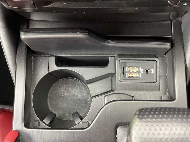 レクサス ＥＳ 300h Fスポーツ 愛知県 2019(平31)年 6.2万km ホワイトノーヴァガラスフレーク メーカーナビ（AM/FM/フルセグ/BT/CD/DVD）/サンルーフ/デジタルインナーミラー/赤革シート/パワートランク/電動リアシェード/シーケンシャルウィンカー/純正19インチアルミホイール/3眼LEDヘッドライト/D/N席シートヒーター・クーラー/D/N席パワーシート/D席シートメモリー/プリクラッシュセーフティ/ブラインドスポットモニター/パーキングサポートアラート/レーンキープアシスト/レーダークルーズコントロール/パドルシフト/フロントフォグ/オートハイビーム/オートライト/ステアリングヒーター/純正ドライブレコーダー/純正フロアマット