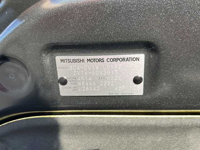 三菱 デリカＤ：５ シャモニー 岐阜県 2025(令7)年 0.1千km グラファイトグレーメタリック/ブラックマイカ 登録時走行距離10km/社外１１インチナビ/フルセグ/バックモニター/レザーシート/両側パワースライドドア/パワーシート/４ＷＤ/Bluetooth/電動リヤゲート/プッシュスタート/スマートキー/スペアキー/レーダークルーズコントロール