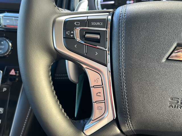 三菱 デリカＤ：５ シャモニー 岐阜県 2025(令7)年 0.1千km グラファイトグレーメタリック/ブラックマイカ 登録時走行距離10km/社外１１インチナビ/フルセグ/バックモニター/レザーシート/両側パワースライドドア/パワーシート/４ＷＤ/Bluetooth/電動リヤゲート/プッシュスタート/スマートキー/スペアキー/レーダークルーズコントロール