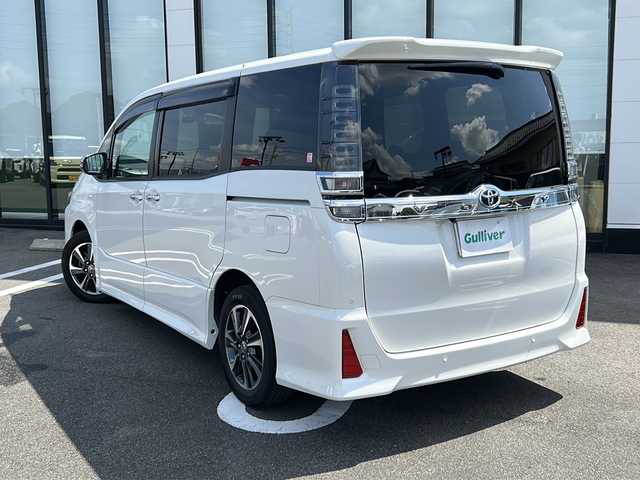 トヨタ ヴォクシー ZS 煌Ⅲ 岐阜県 2020(令2)年 5.1万km ホワイトパールクリスタルシャイン 登録時走行距離50126km/純正９型ナビ　/フルセグ　/バックカメラ　/両側パワースライドドア　/プリクラッシュセーフティ　/クルーズコントロール　/前後コーナーセンサー　/前後ドライブレコーダー　/ＬＥＤヘッドライト　/オートライト/オートハイビーム/ビルトインＥＴＣ　/スマートキー/プッシュスタート/ドアバイザー/ウィンカーミラー/背面テーブル/純正16インチアルミホイール/純正フロアマット
