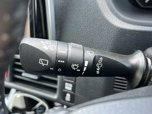 トヨタ ヴォクシー ZS 煌Ⅲ 岐阜県 2020(令2)年 5.1万km ホワイトパールクリスタルシャイン 登録時走行距離50126km/純正９型ナビ　/フルセグ　/バックカメラ　/両側パワースライドドア　/プリクラッシュセーフティ　/クルーズコントロール　/前後コーナーセンサー　/前後ドライブレコーダー　/ＬＥＤヘッドライト　/オートライト/オートハイビーム/ビルトインＥＴＣ　/スマートキー/プッシュスタート/ドアバイザー/ウィンカーミラー/背面テーブル/純正16インチアルミホイール/純正フロアマット