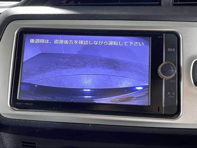 トヨタ ヴィッツ F 沖縄県 2015(平27)年 10.9万km ブラックマイカ 禁煙車/純正ナビ/・ＣＤ／ＤＶＤ／フルセグＴＶ／Ｂｌｕｅｔｏｏｔｈ/バックカメラ/ステアリングリモコン/スペアキー/スペアキー/社外１４インチアルミ/純正フロアマット/電動化無能ミラー/ドアバイザー/取扱説明書/保証書