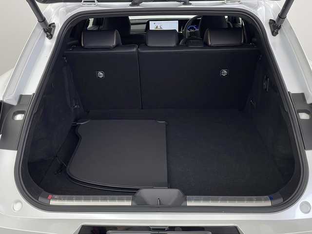 トヨタ クラウン スポーツ Z 愛知県 2023(令5)年 0.6万km プレシャスホワイトパール /禁煙車//E-Four//コネクティッドナビ対応ディスプレイオーディオPlus//フルセグTV//パノラミックビューモニター//バックカメラ//ビルトインETC2.0//純正前後ドラレコ//デジタルインナーミラー//トヨタセーフティセンス//プリクラッシュセーフティ//緊急時操舵支援//FCTA+LCA//LTA+LDA//レーダークルーズ//アダプティブハイビーム//ロードサインアシスト//プロアクティブドライビングアシスト//BSM+安心降車アシスト+RCTA//パーキングサポートブレーキ//トヨタチームメイト//アドバンストパーク(リモート機能付)//アドバンストドライブ(渋滞時支援)//ドライバーモニターカメラ//Bi-Beam LEDヘッドライト//ヘッドライトウォッシャー//リヤフォグ//ハンズフリーパワーバックドア//ヘッドアップディスプレイ//本革シート//前席パワーシート(快適温熱+ベンチレーション付)//運転席メモリー機能//パワーイージーアクセス//おくだけ充電//AC100V//純正フロアマット//革巻きステア//ステアスイッチ//ステアヒーター//プッシュスタート//電格ミラーウィンカー//電子パーキング//ブレーキホールド