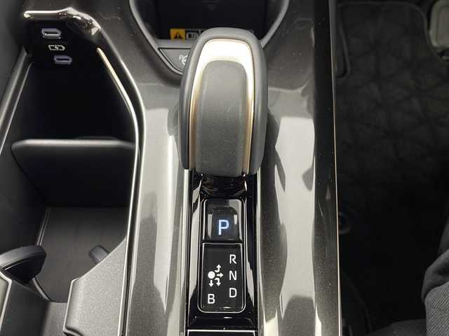 トヨタ クラウン スポーツ Z 愛知県 2023(令5)年 0.6万km プレシャスホワイトパール /禁煙車//E-Four//コネクティッドナビ対応ディスプレイオーディオPlus//フルセグTV//パノラミックビューモニター//バックカメラ//ビルトインETC2.0//純正前後ドラレコ//デジタルインナーミラー//トヨタセーフティセンス//プリクラッシュセーフティ//緊急時操舵支援//FCTA+LCA//LTA+LDA//レーダークルーズ//アダプティブハイビーム//ロードサインアシスト//プロアクティブドライビングアシスト//BSM+安心降車アシスト+RCTA//パーキングサポートブレーキ//トヨタチームメイト//アドバンストパーク(リモート機能付)//アドバンストドライブ(渋滞時支援)//ドライバーモニターカメラ//Bi-Beam LEDヘッドライト//ヘッドライトウォッシャー//リヤフォグ//ハンズフリーパワーバックドア//ヘッドアップディスプレイ//本革シート//前席パワーシート(快適温熱+ベンチレーション付)//運転席メモリー機能//パワーイージーアクセス//おくだけ充電//AC100V//純正フロアマット//革巻きステア//ステアスイッチ//ステアヒーター//プッシュスタート//電格ミラーウィンカー//電子パーキング//ブレーキホールド