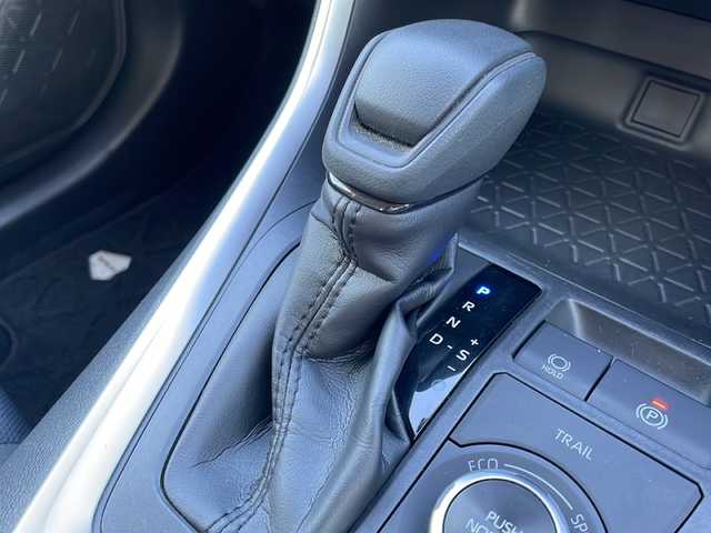 トヨタ ＲＡＶ４ ハイブリットX 岩手県 2020(令2)年 8万km グレーメタリック 純正ナビ　バックカメラ　Ｂｌｕｅｔｏｏｔｈ　ＵＳＢ端子　クルーズコントロール　ワイパーデアイサー　Ｆフォグ　ルーフレール　ＥＴＣ　ＬＥＤオートライト　純正１７インチＡＷ　ドラレコ　ハイビームアシスト
