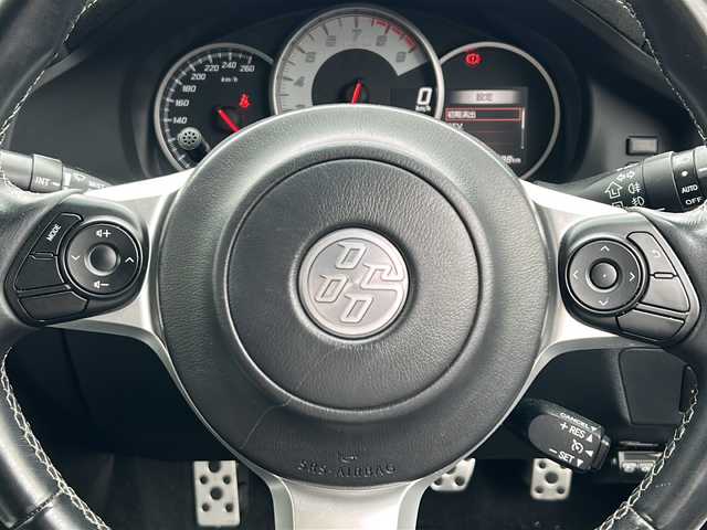 トヨタ ８６ GT リミテッド ブラックPKG 愛知県 2017(平29)年 6.9万km クリスタルホワイトパール /禁煙車//BLITZ車高調//bremboキャリパー//社外ナビ/フルセグTV//Bluetooth/CD・DVD//バックカメラ/ETC//リアスポイラー//スポーツアルミぺダル//クルーズコントロール//黒合皮ハーフレザーシート//前席シートヒーター//プッシュスタート//ステアリングスイッチ//LEDオートライト//LEDフォグランプ//電動格納ミラー//純正１７インチアルミ//ISOFIX//横滑り防止（TRC）//取扱説明書/新車保証書//スペアキー×１