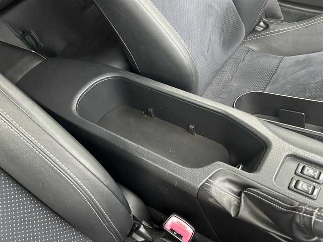 トヨタ ８６ GT リミテッド ブラックPKG 愛知県 2017(平29)年 6.9万km クリスタルホワイトパール /禁煙車//BLITZ車高調//bremboキャリパー//社外ナビ/フルセグTV//Bluetooth/CD・DVD//バックカメラ/ETC//リアスポイラー//スポーツアルミぺダル//クルーズコントロール//黒合皮ハーフレザーシート//前席シートヒーター//プッシュスタート//ステアリングスイッチ//LEDオートライト//LEDフォグランプ//電動格納ミラー//純正１７インチアルミ//ISOFIX//横滑り防止（TRC）//取扱説明書/新車保証書//スペアキー×１