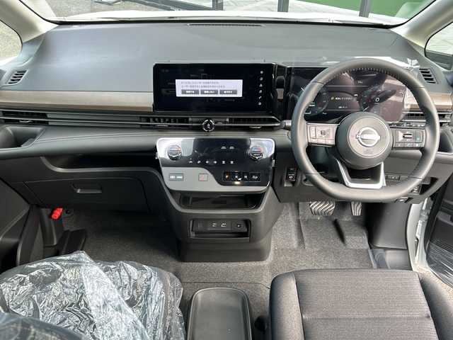 日産 セレナ e－パワー ハイウェイスター V 岐阜県 2025(令7)年 0.1千km プリズムホワイト 登録時走行距離10km/後席モニター/全方位カメラ/フルセグＴＶ/バックカメラ/純正ディスプレイオーディオ/両側パワースライドドア/クルーズコントロール/レーンキープアシスト/コーナーセンサー/純正アルミホイール/ハーフレザーシート/プッシュスタート/スペアキー/スマートキー/ビルトインETC/禁煙車/LEDヘッドライト/オートマチックハイビーム/フォグランプ