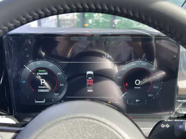 日産 セレナ e－パワー ハイウェイスター V 岐阜県 2025(令7)年 0.1千km プリズムホワイト 登録時走行距離10km/後席モニター/全方位カメラ/フルセグＴＶ/バックカメラ/純正ディスプレイオーディオ/両側パワースライドドア/クルーズコントロール/レーンキープアシスト/コーナーセンサー/純正アルミホイール/ハーフレザーシート/プッシュスタート/スペアキー/スマートキー/ビルトインETC/禁煙車/LEDヘッドライト/オートマチックハイビーム/フォグランプ