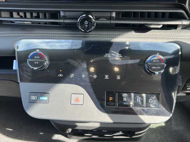 日産 セレナ e－パワー ハイウェイスター V 岐阜県 2025(令7)年 0.1千km プリズムホワイト 登録時走行距離10km/後席モニター/全方位カメラ/フルセグＴＶ/バックカメラ/純正ディスプレイオーディオ/両側パワースライドドア/クルーズコントロール/レーンキープアシスト/コーナーセンサー/純正アルミホイール/ハーフレザーシート/プッシュスタート/スペアキー/スマートキー/ビルトインETC/禁煙車/LEDヘッドライト/オートマチックハイビーム/フォグランプ